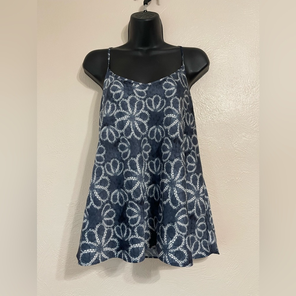 Shimera, size large.